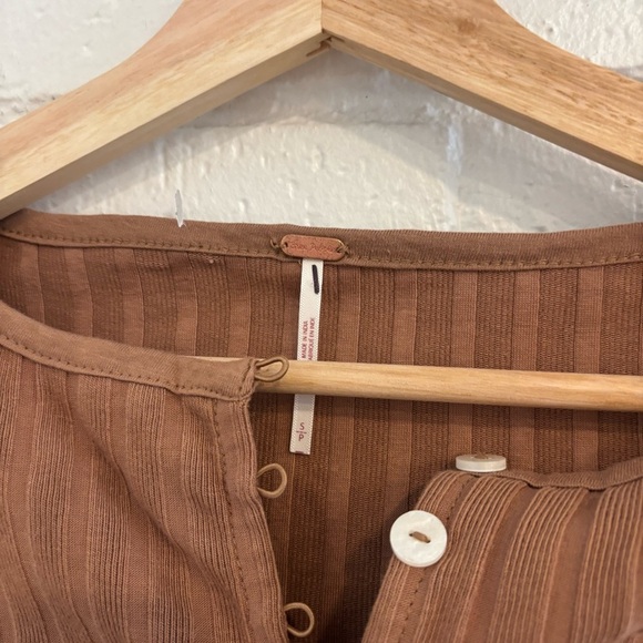 NWOT free people Tilly ribbed longsleeve cardigan in tan - Picture 4 of 4